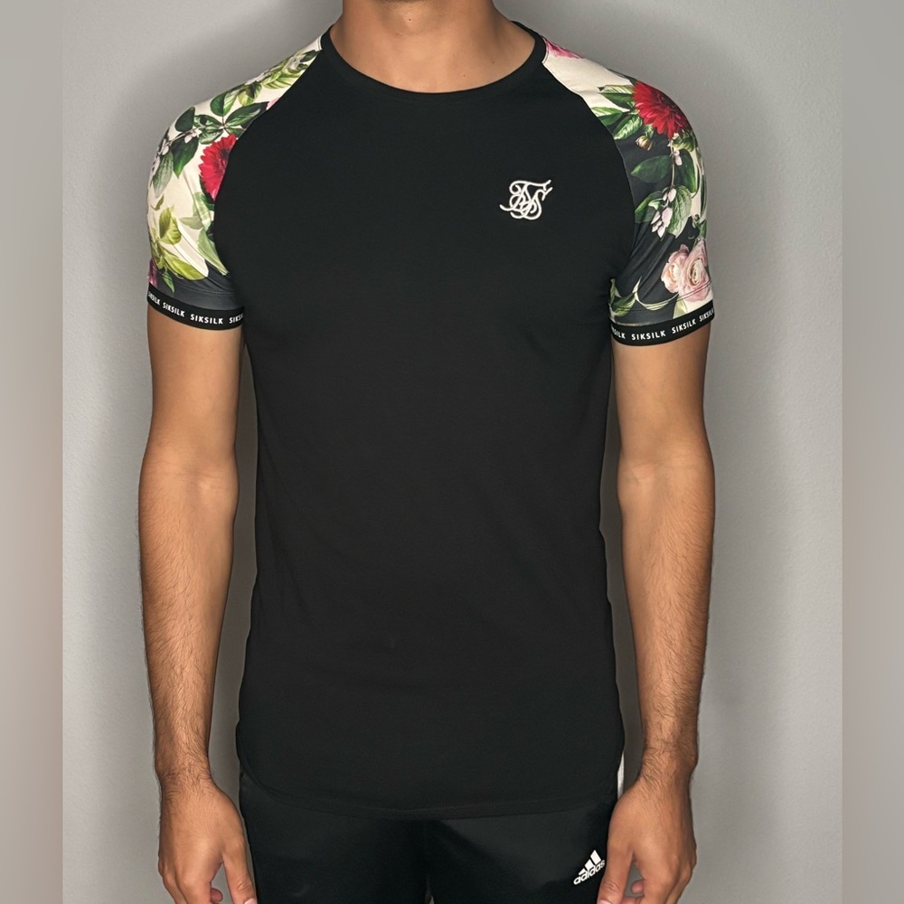 T-shirt floral short sleeve size M, in new condition